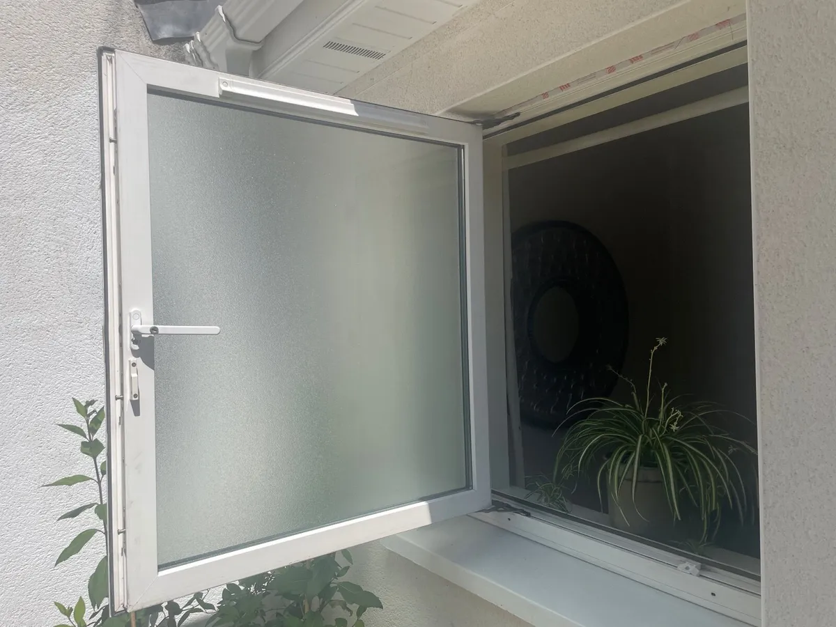 Double glazed window, 90cm  x 100cm frame, frosted - Image 3