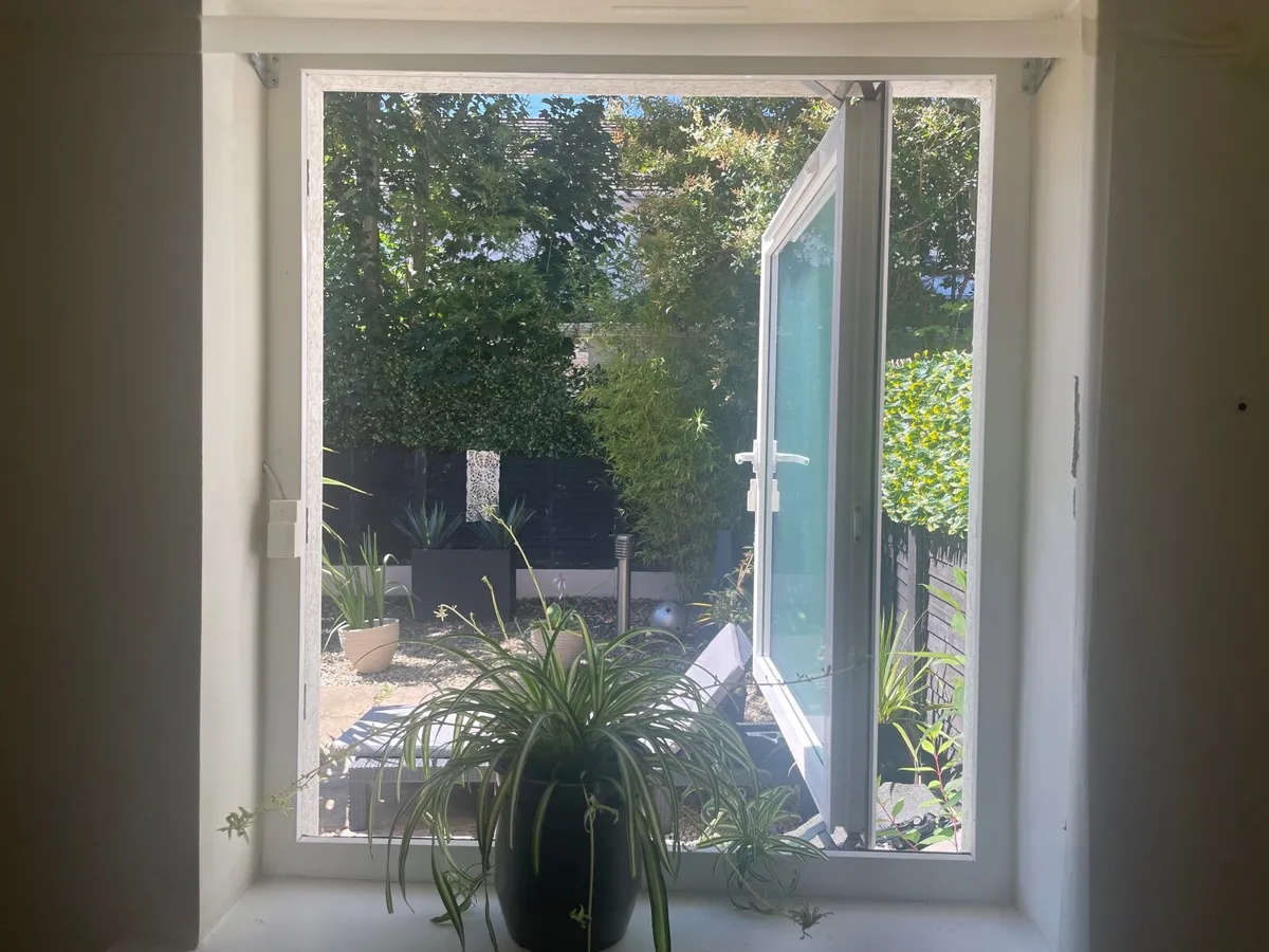 Double glazed window, 90cm  x 100cm frame, frosted - Image 4