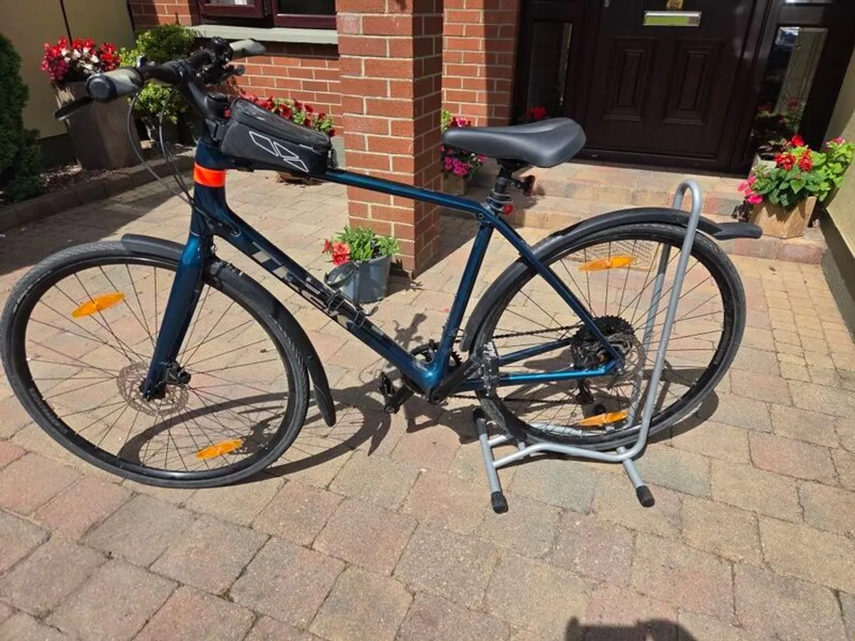 Trek FX4 Bicycle - Image 1