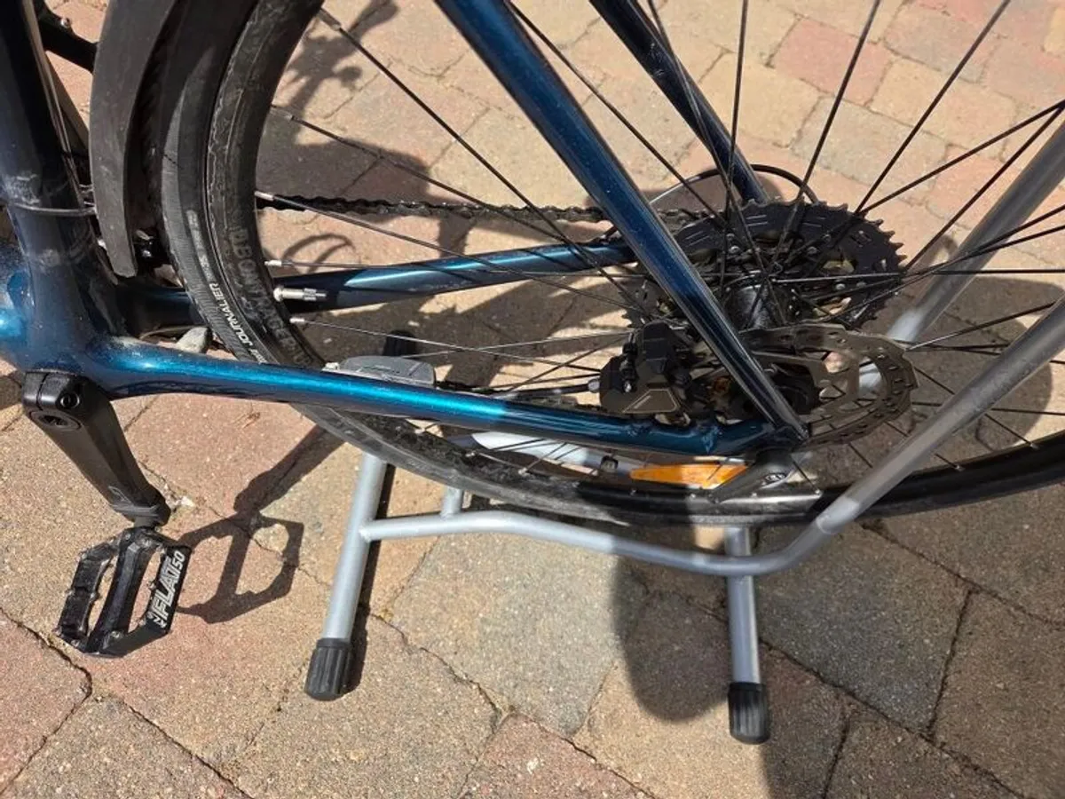 Trek FX4 Bicycle - Image 3