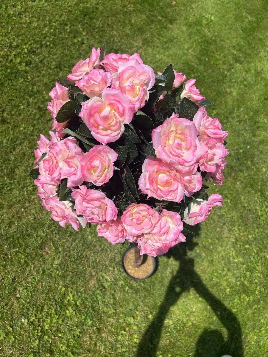 Pair of decorative Fake Rose Trees - Image 4