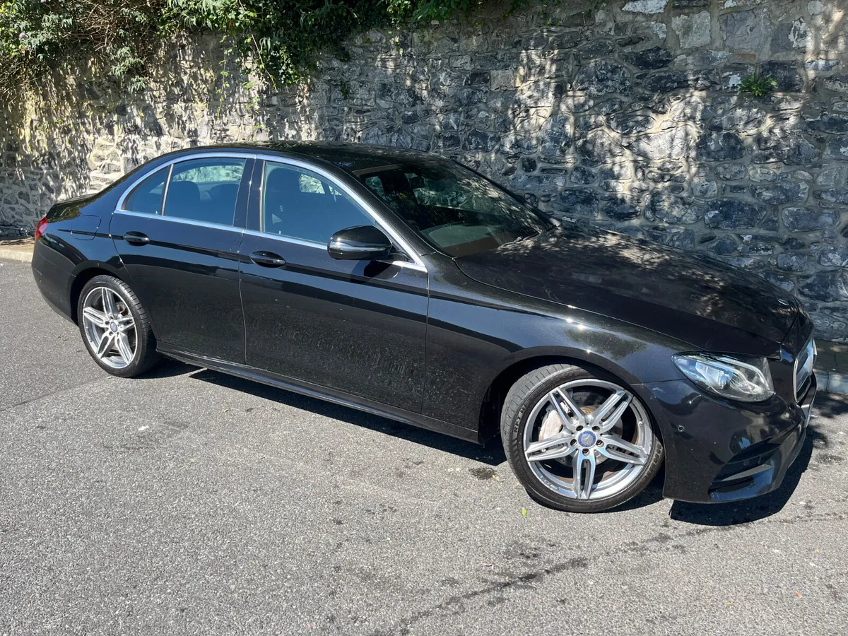 Mercedes-Benz E-Class 2017 E220 AMG AUTO - Image 3
