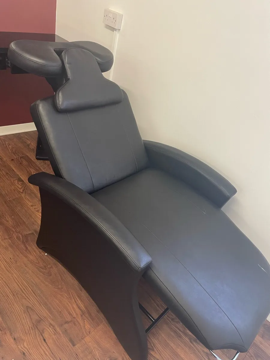 Salon beds - excellent condition - Image 3