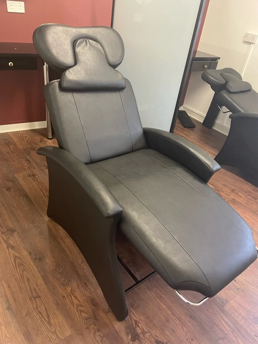 Salon beds - excellent condition - Image 4