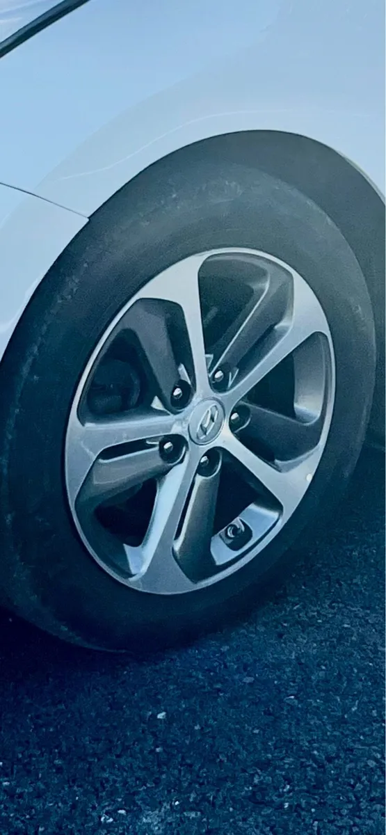 I30 alloy wheels wanted - Image 1