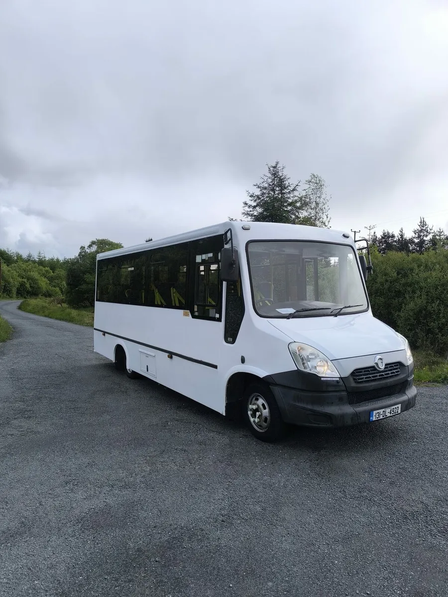 19 seater minibus - Image 2