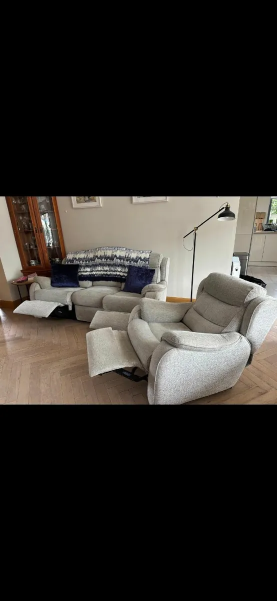 Parker knoll reclining sofas - Image 1