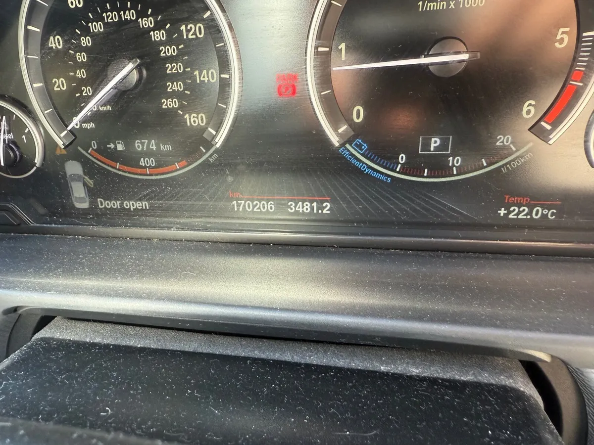 BMW 5-Series 2015 - Image 4