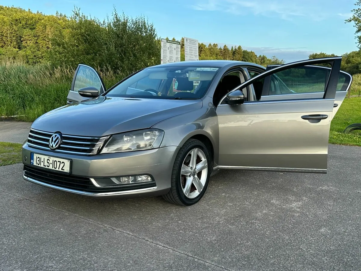Volkswagen Passat 2013 - Image 2