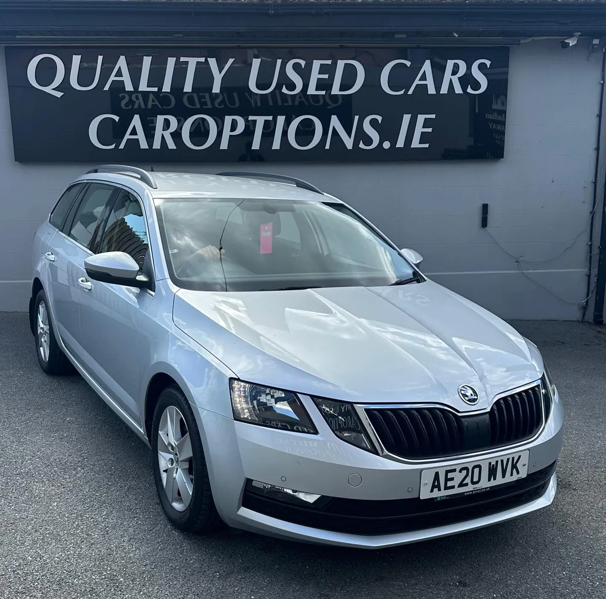 SKODA OCTAVIA SE TECHNOLOGY TDI//1 YEARS TAX// - Image 3