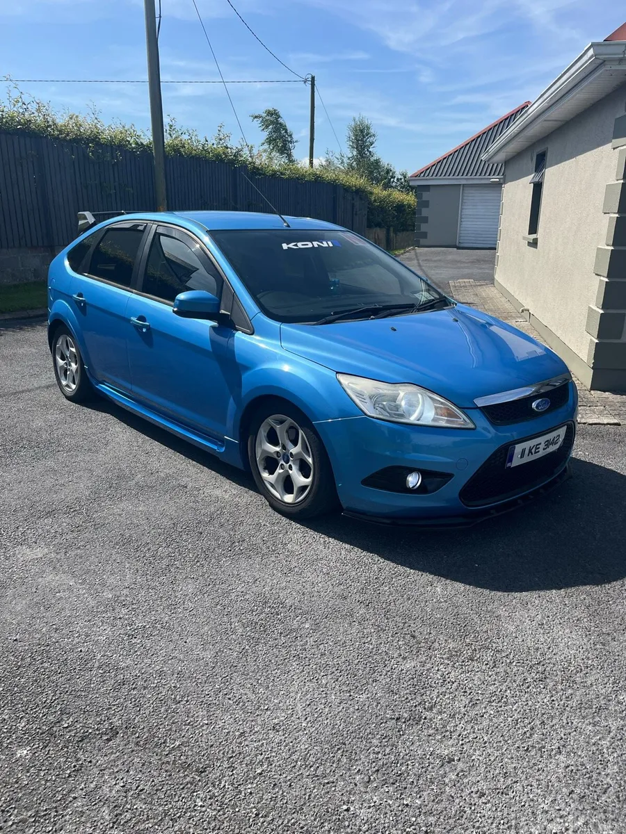 2011 ford focus low km - Image 1