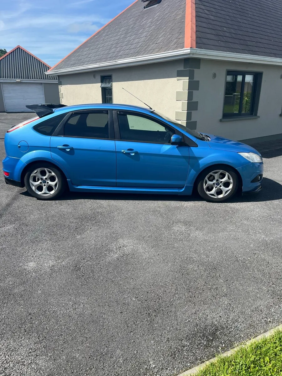 2011 ford focus low km - Image 2