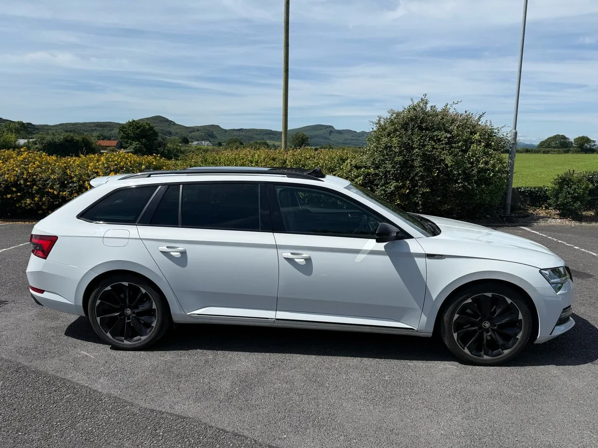 Skoda  Superb Sportsline Estate 1.5 TSI - Image 2