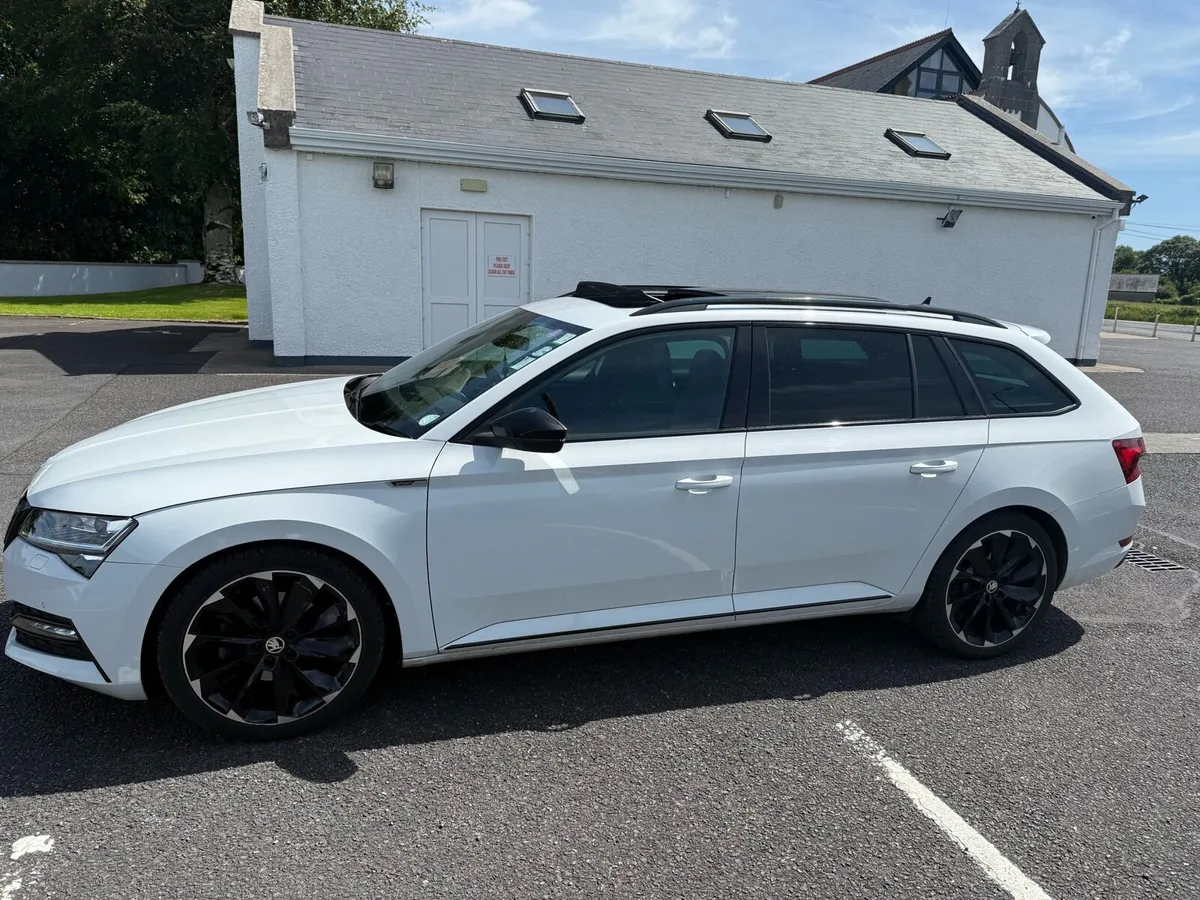 Skoda  Superb Sportsline Estate 1.5 TSI - Image 3