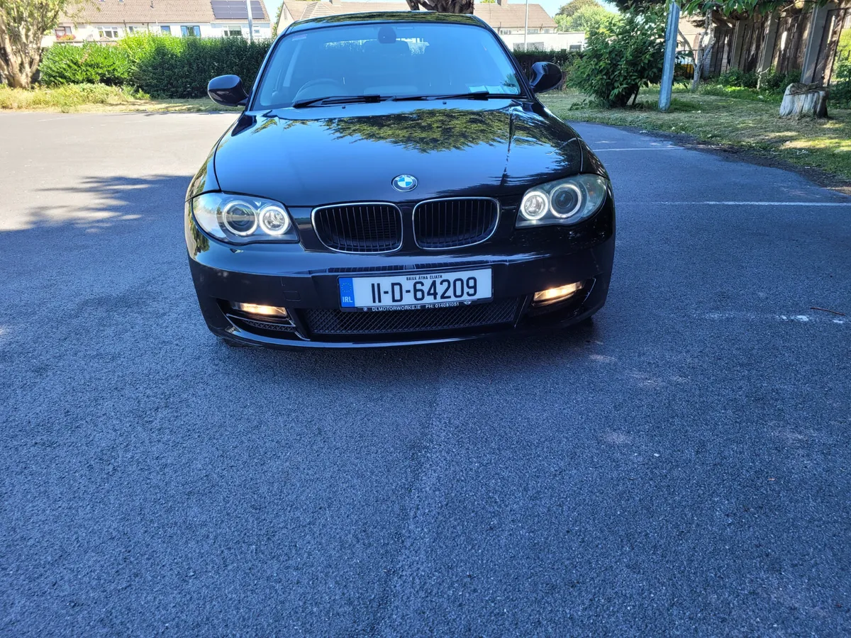 BMW  120i - Image 2