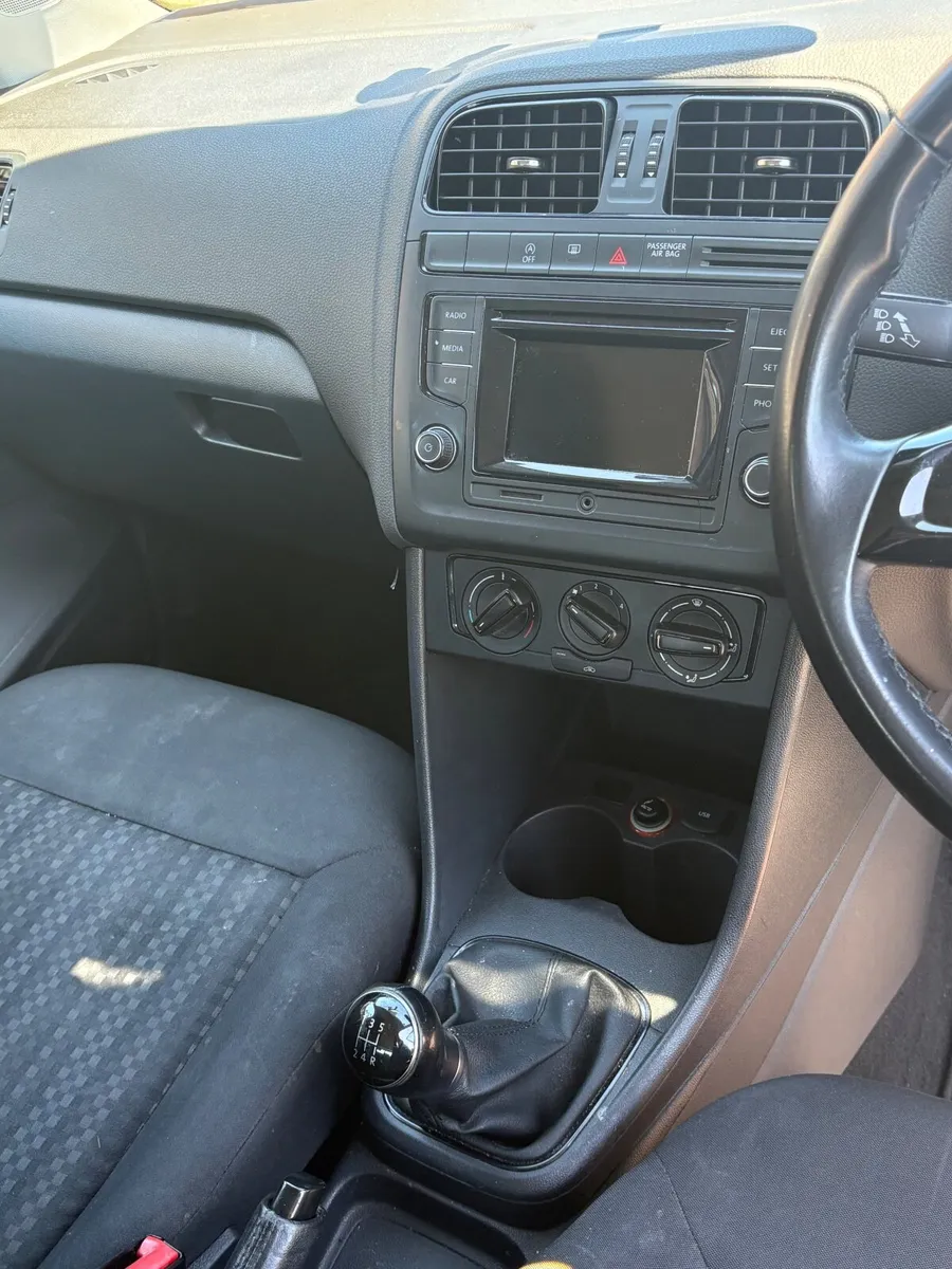 Volkswagen Polo 2015 - Image 3