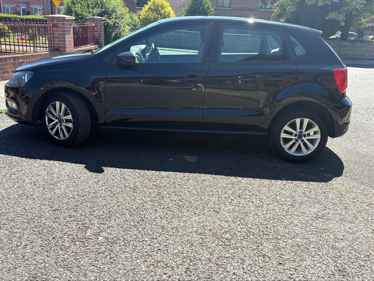 Volkswagen Polo 2015 - Image 1
