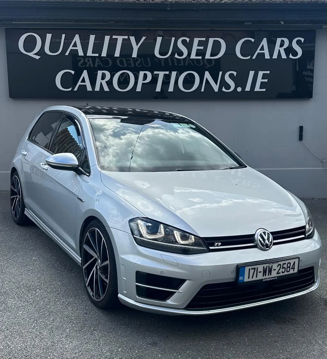VOLKSWAGEN GOLF 2.0 TSI R 300PS 4 MOTION AUTO// - Image 3