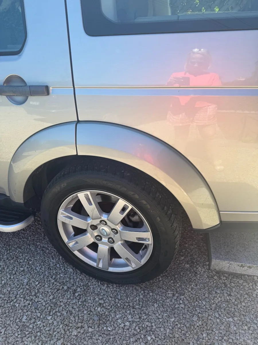 Land Rover Discovery 4 - Image 4