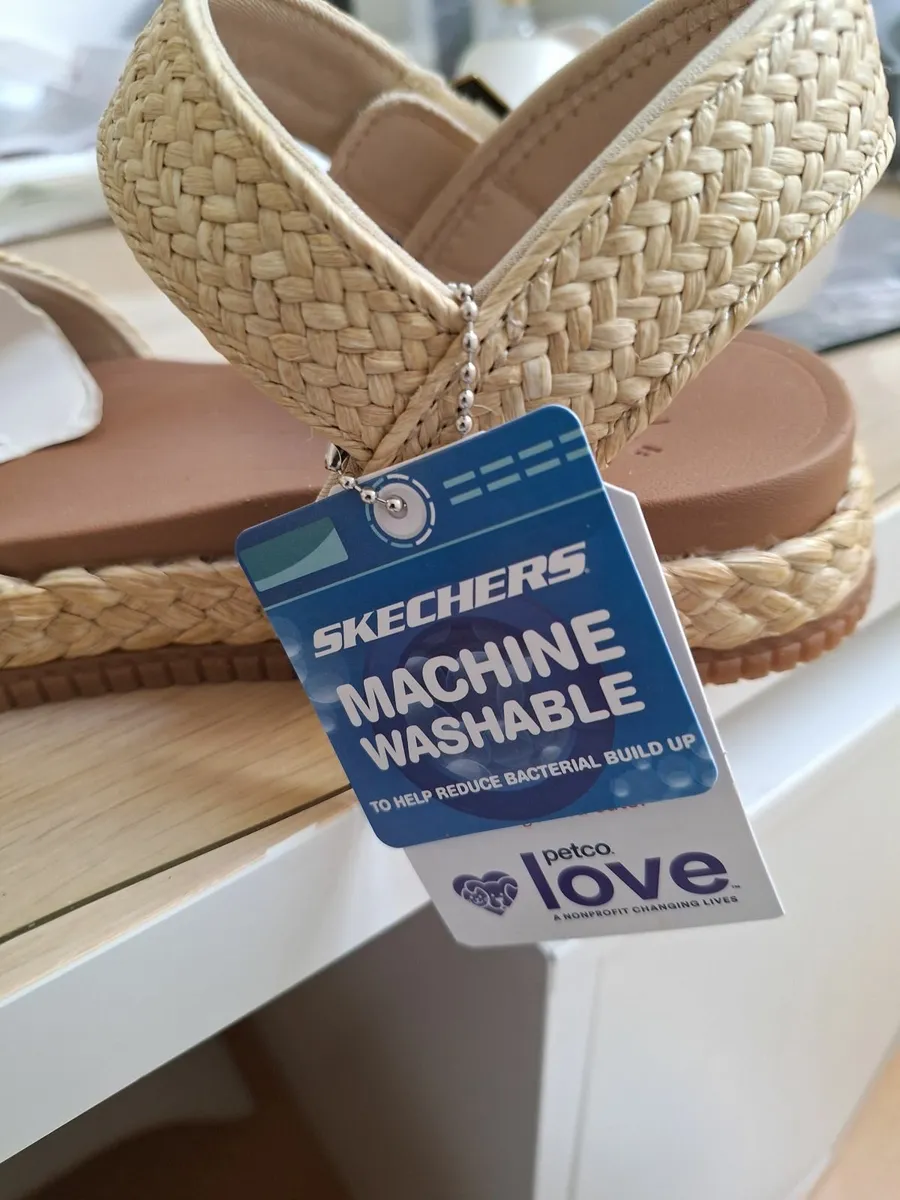 Skechers Sandals - Image 4