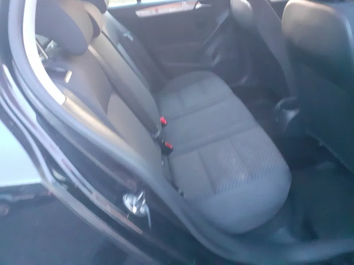 Volkswagen Golf 2009 - Image 4