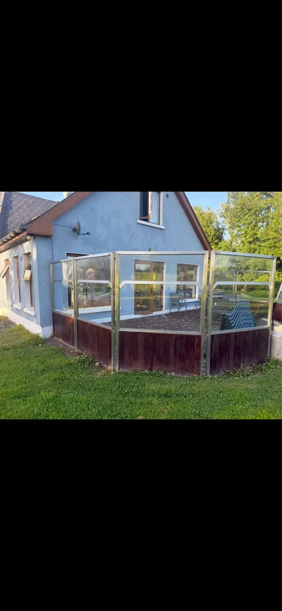 Patio wind guard