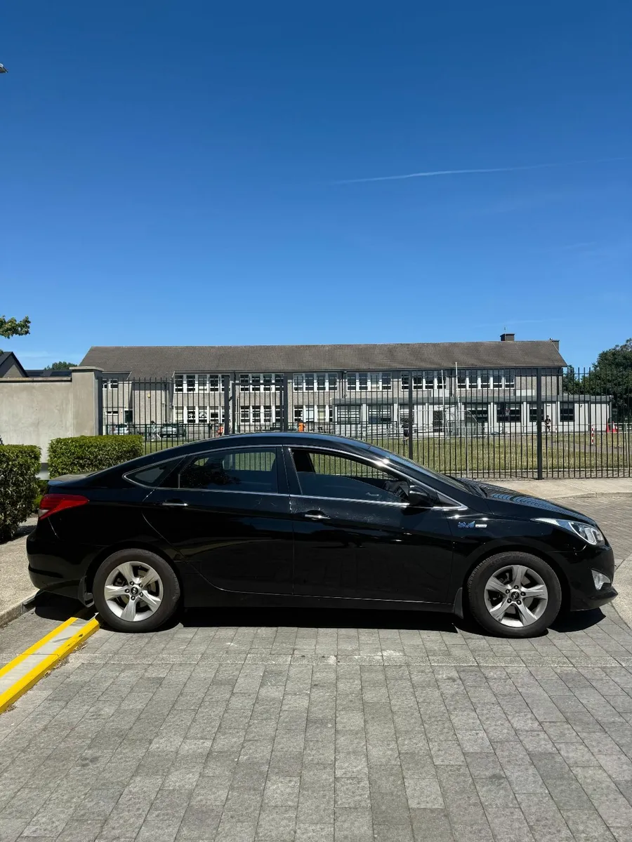 2012 Hyundai i40 1.7 Manual Diesel - Excellent Con - Image 2