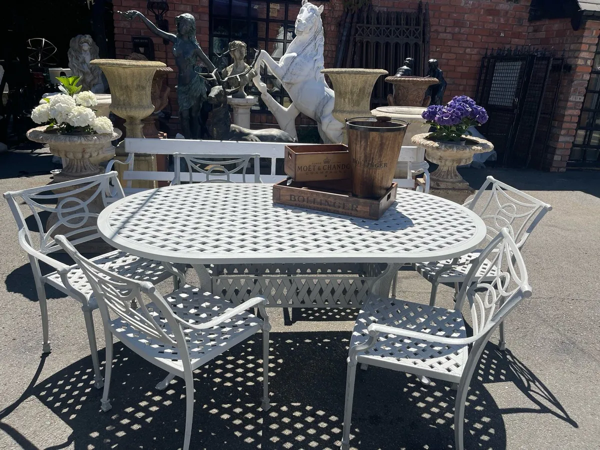 Heavy garden table 6 chairs - Image 1