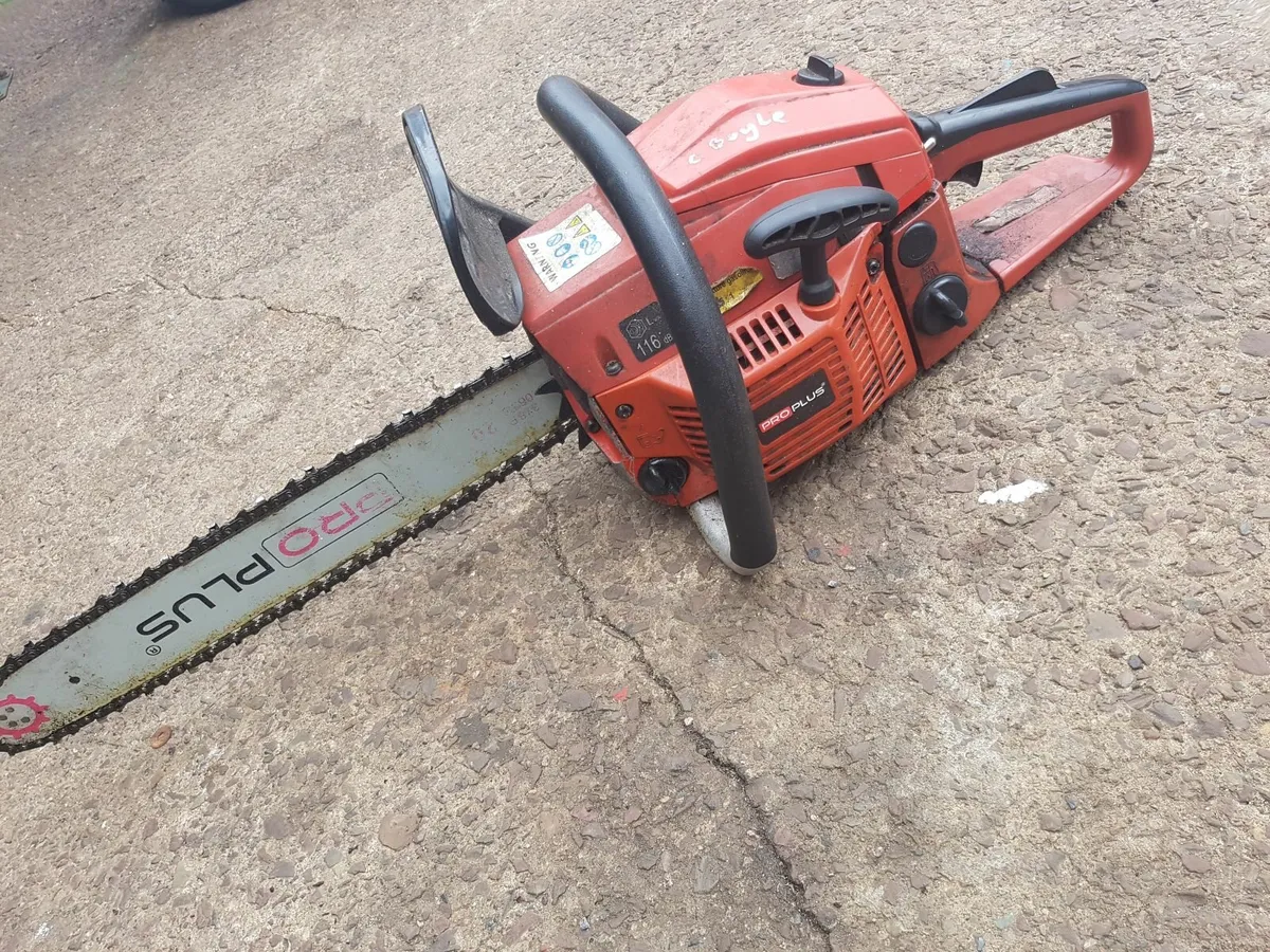 CHAINSAW - FOR SALE - Image 1