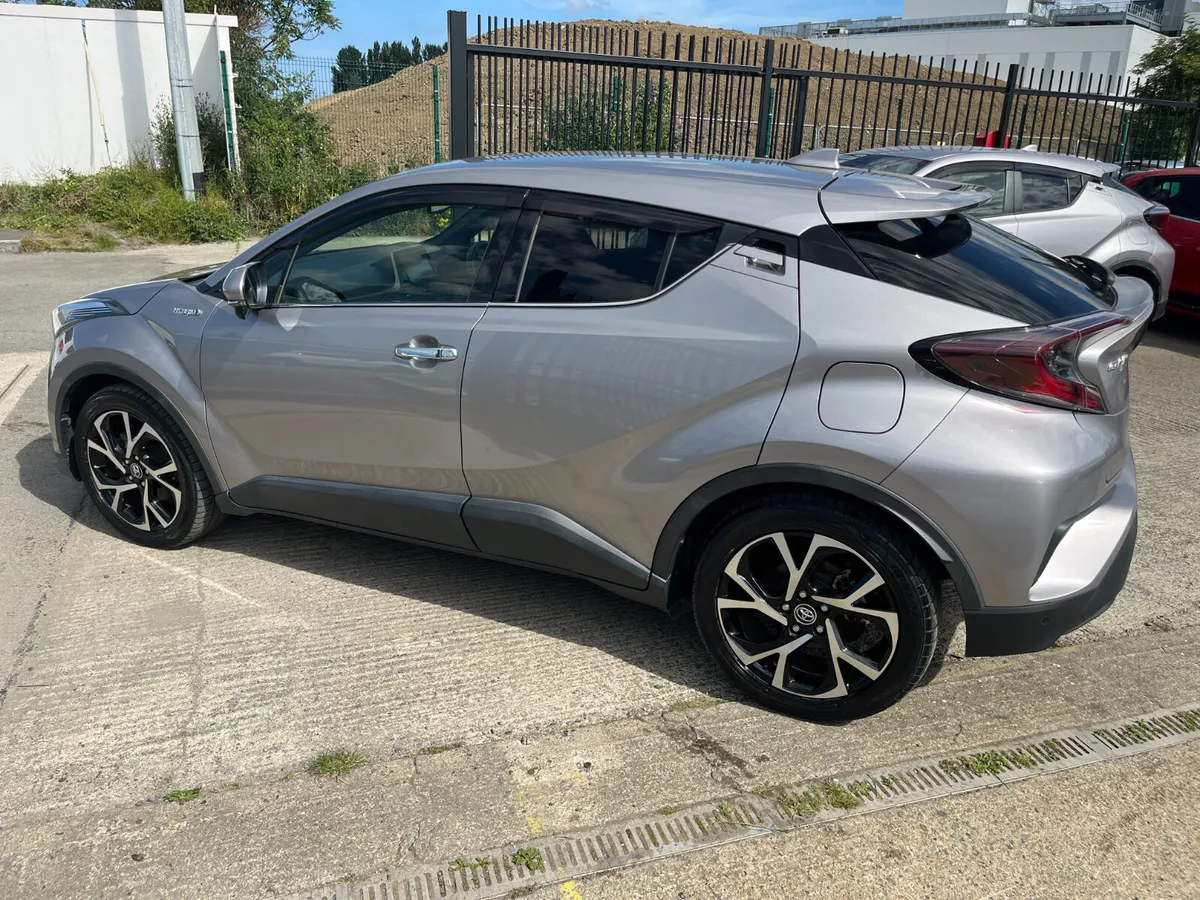 TOYOTA C-HR 2018, 1.8 HYBRID AUTO HIGH SPEC - Image 4