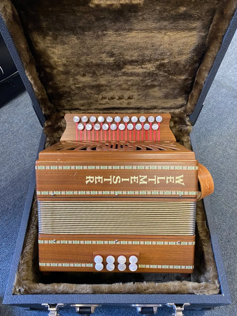 Button Accordion by Weltmeister inc case - Image 4