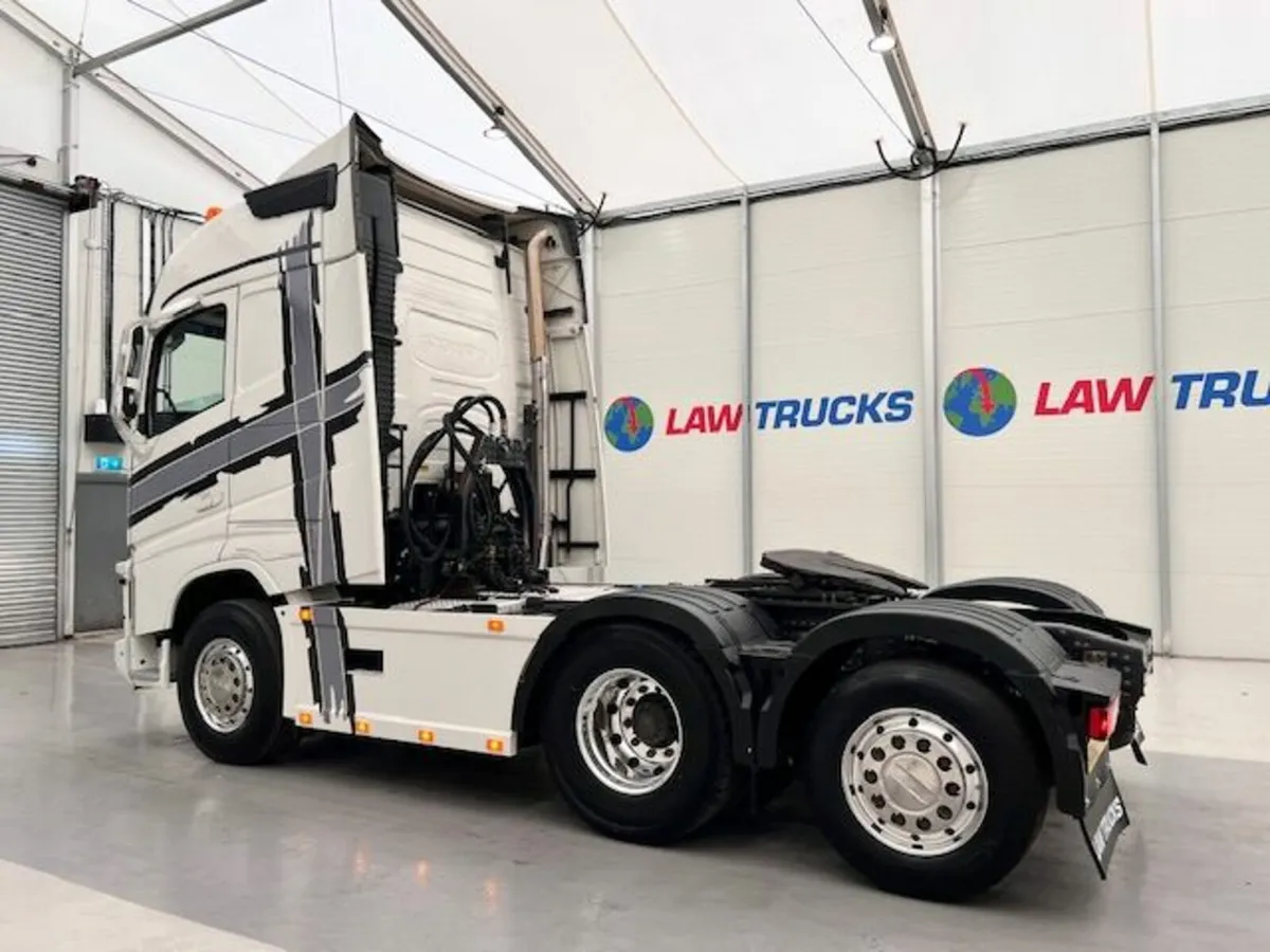 Volvo FH 500 6x2 Rear Lift Tractor Unit PTO - Image 4