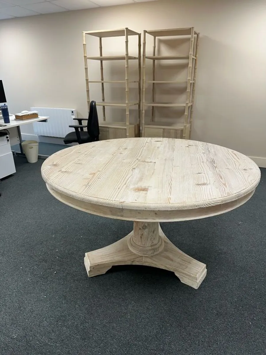 round wooden dining table - Image 2