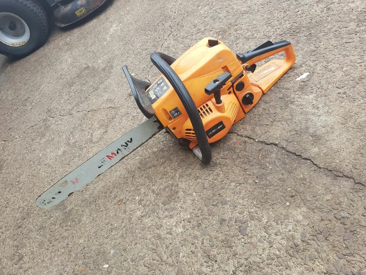 CHAINSAW - FOR SALE - Image 1