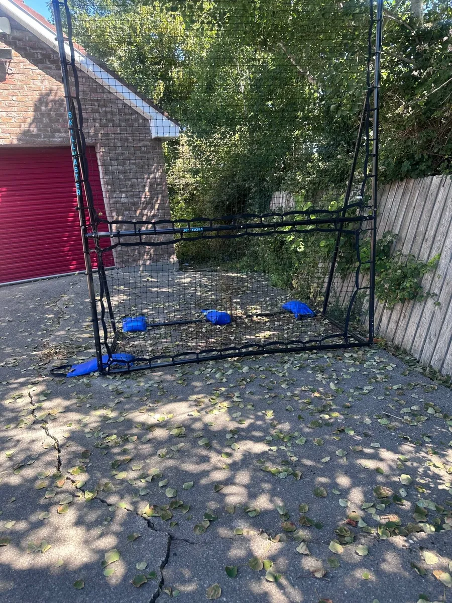 Hurling Rebounder - Image 2