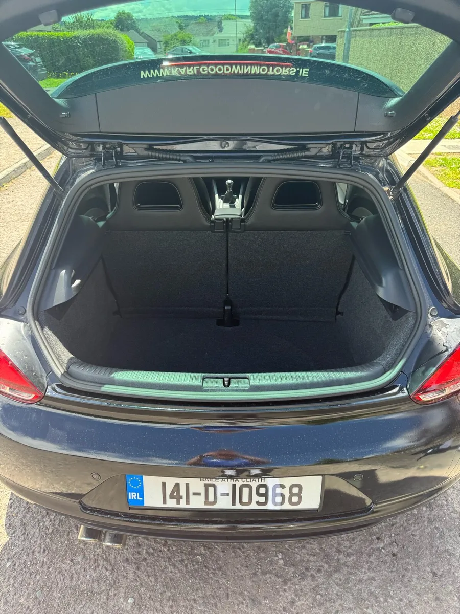 Volkswagen scirocco sport version . 2.0 TDI - Image 4