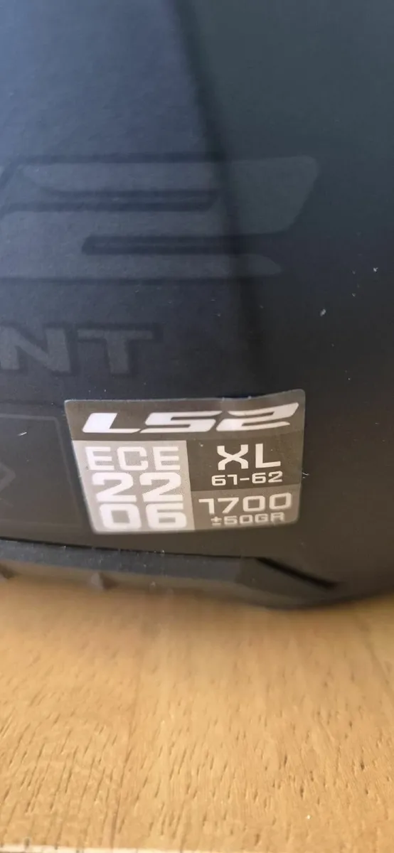 Crash helmet - Image 2