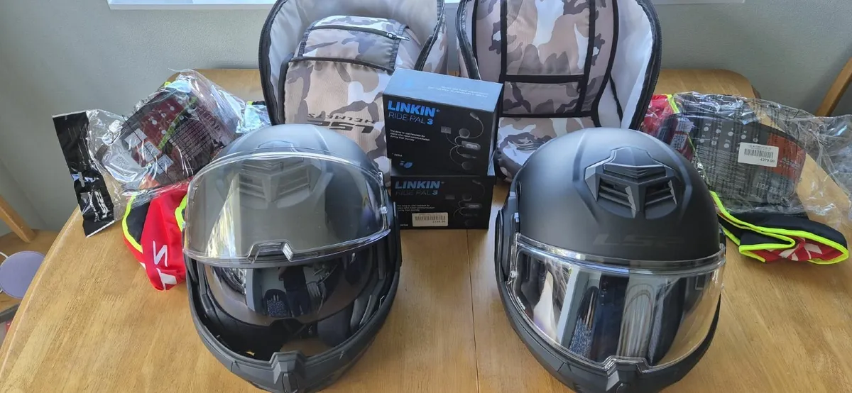 Crash helmet - Image 1