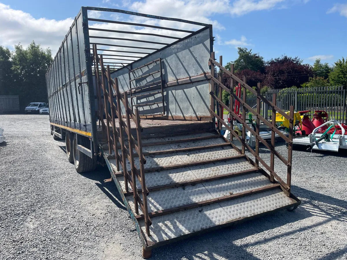 25ft Livestock Trailer - Image 1