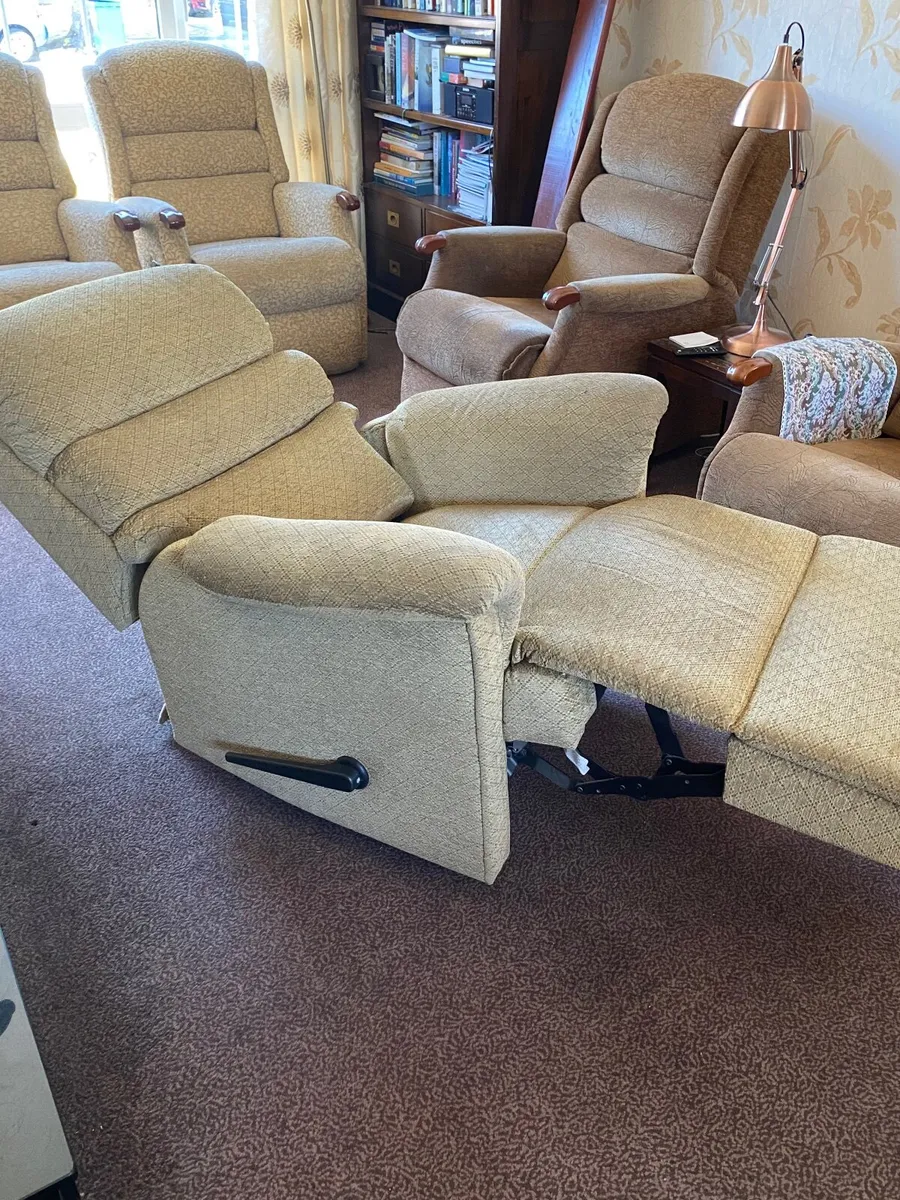 Recliners - Image 3