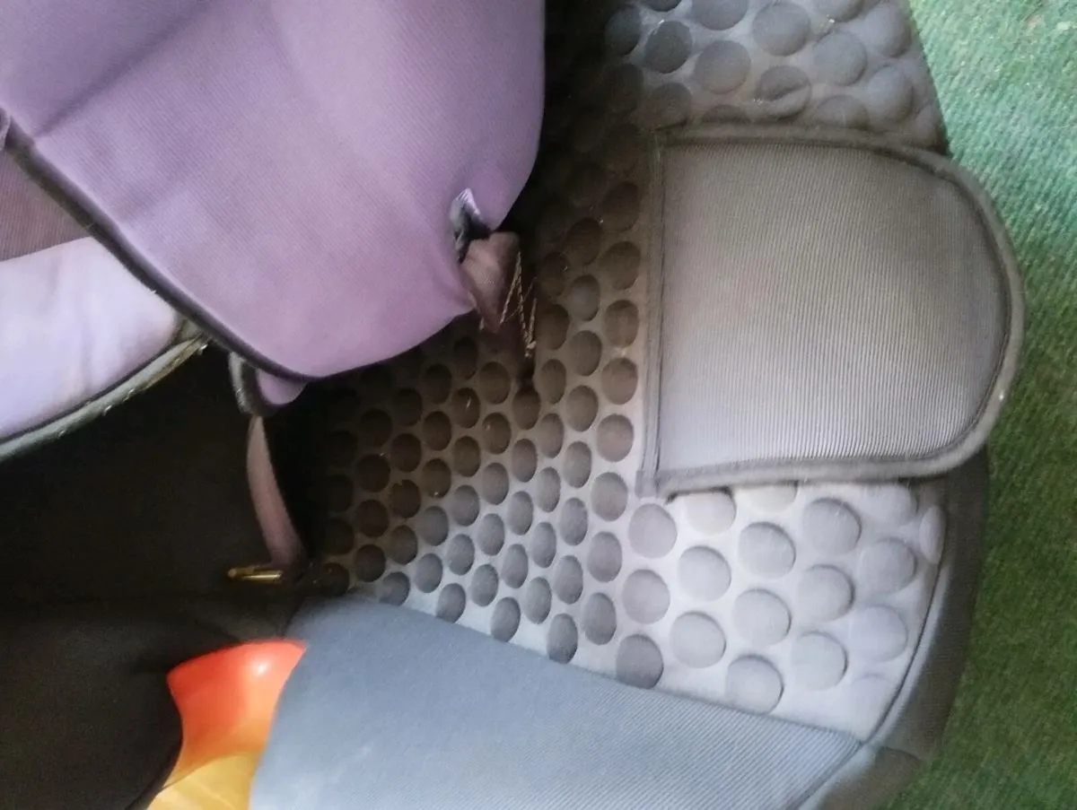 Children's car seat - Image 3