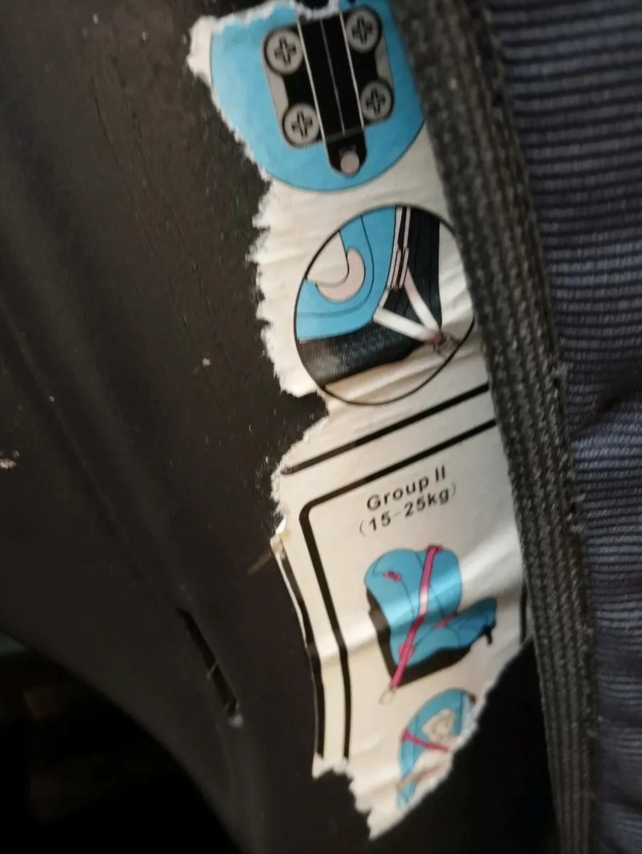 Children's car seat - Image 4