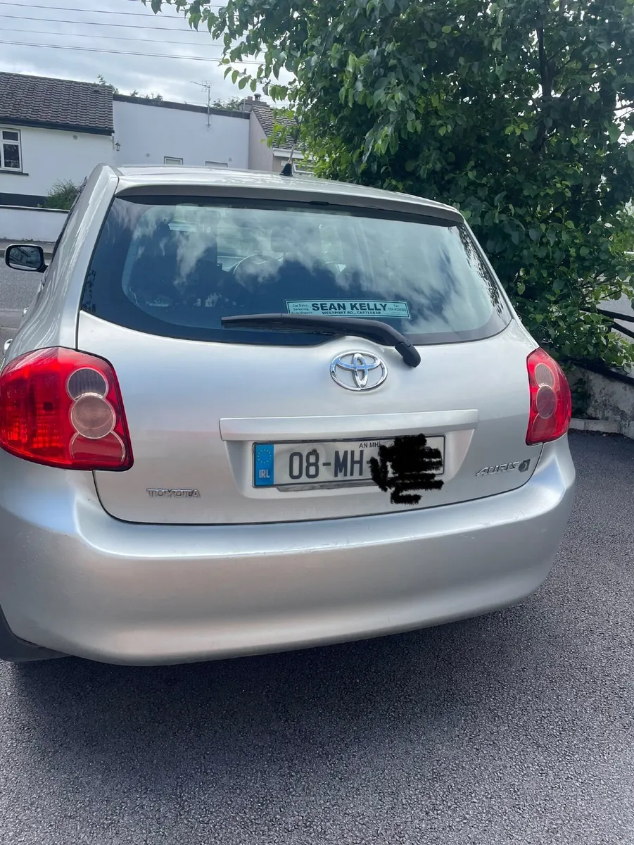 Toyota Auris 2008 - Image 2