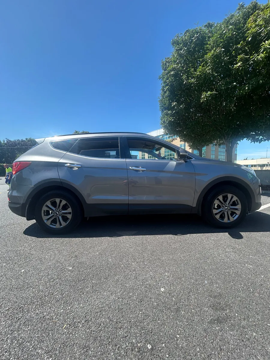 Hyundai Santa Fe 2014 - Image 1