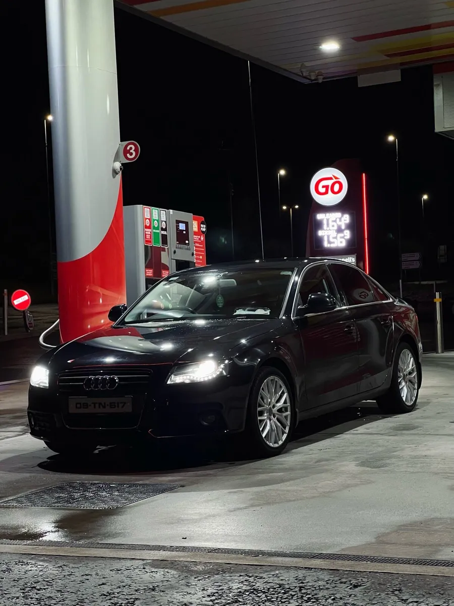 Audi A4 - Image 1