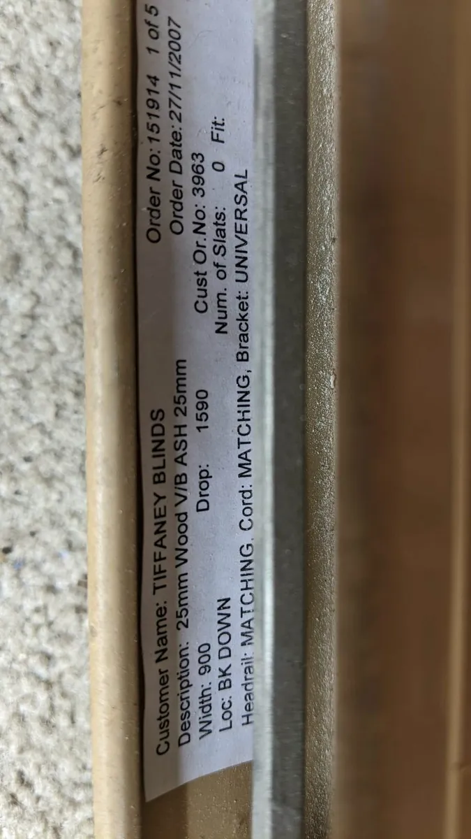5x wooden venetian blinds, various sizes - Image 2