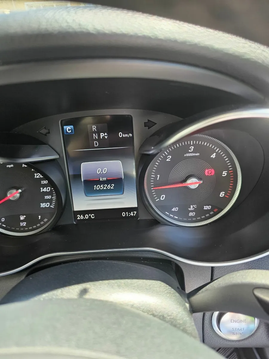 Mercedes c220d premium plus - Image 4