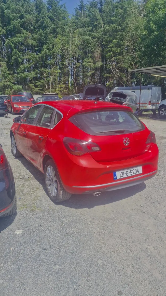 Vauxhall Astra 2013 - Image 2