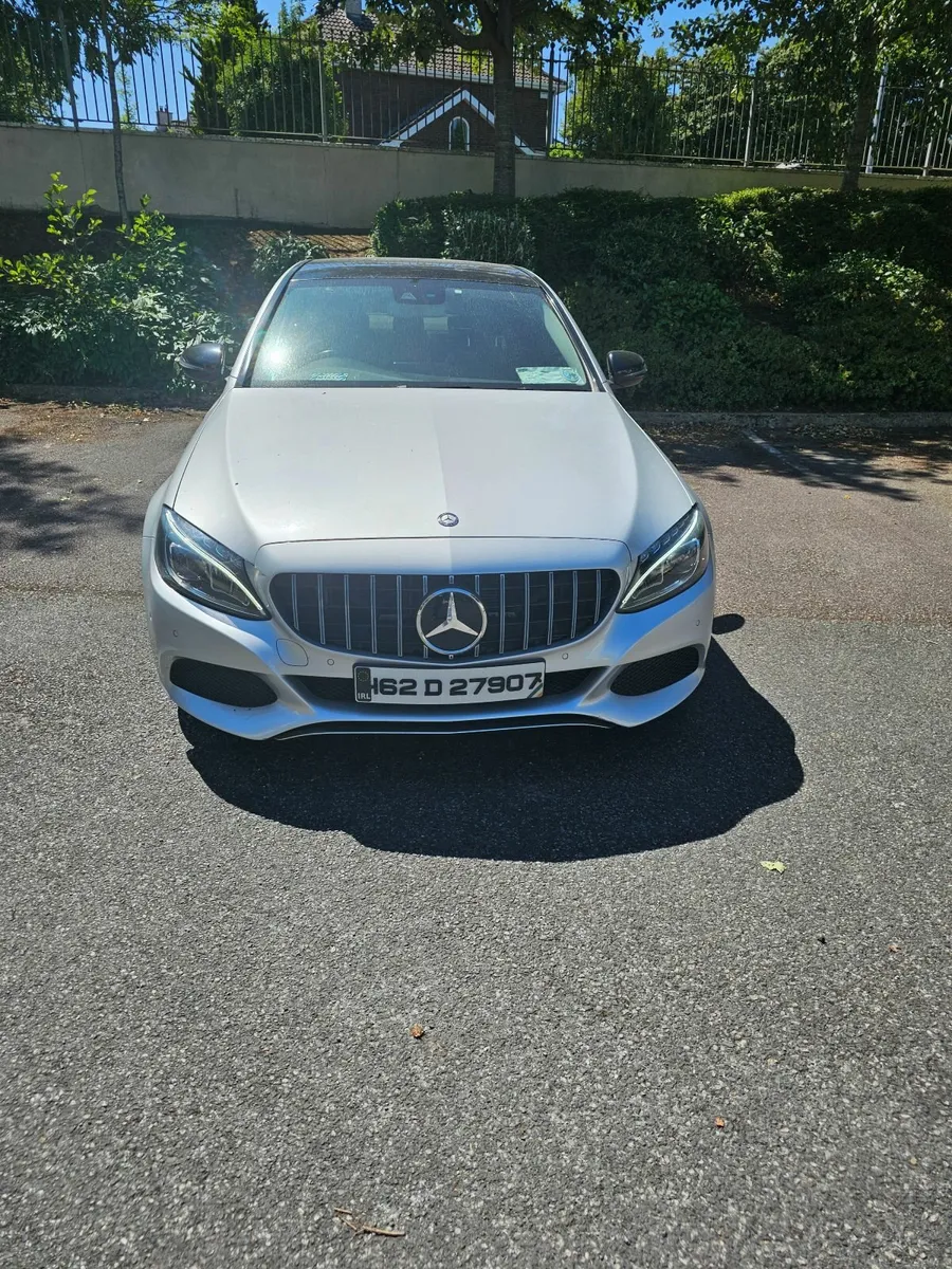 Mercedes c220d premium plus - Image 2