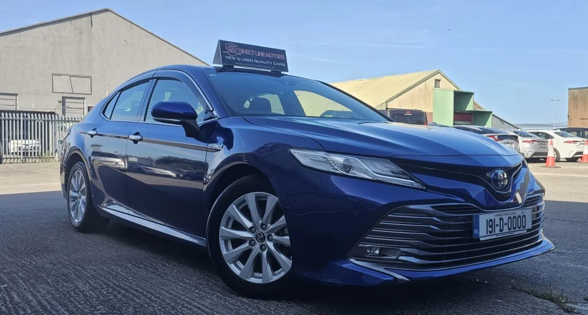 2019 Toyota Camry | Hybrid - Image 1